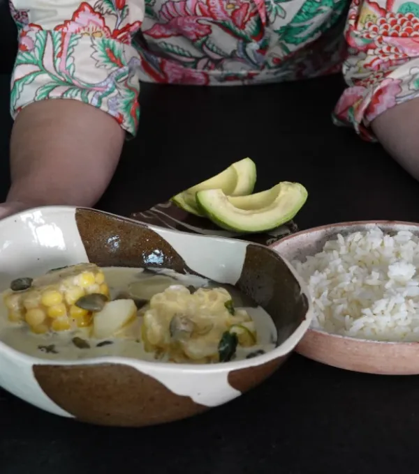 Ajiaco santafereño,  ¡no olvides las guscas!